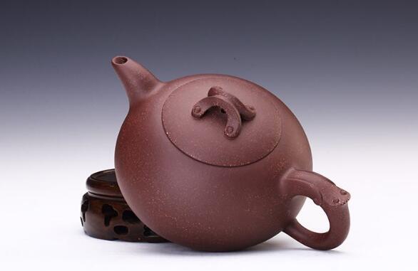 紫砂壶艺术家黄丽萍赴英国参加陶瓷艺术交流培训